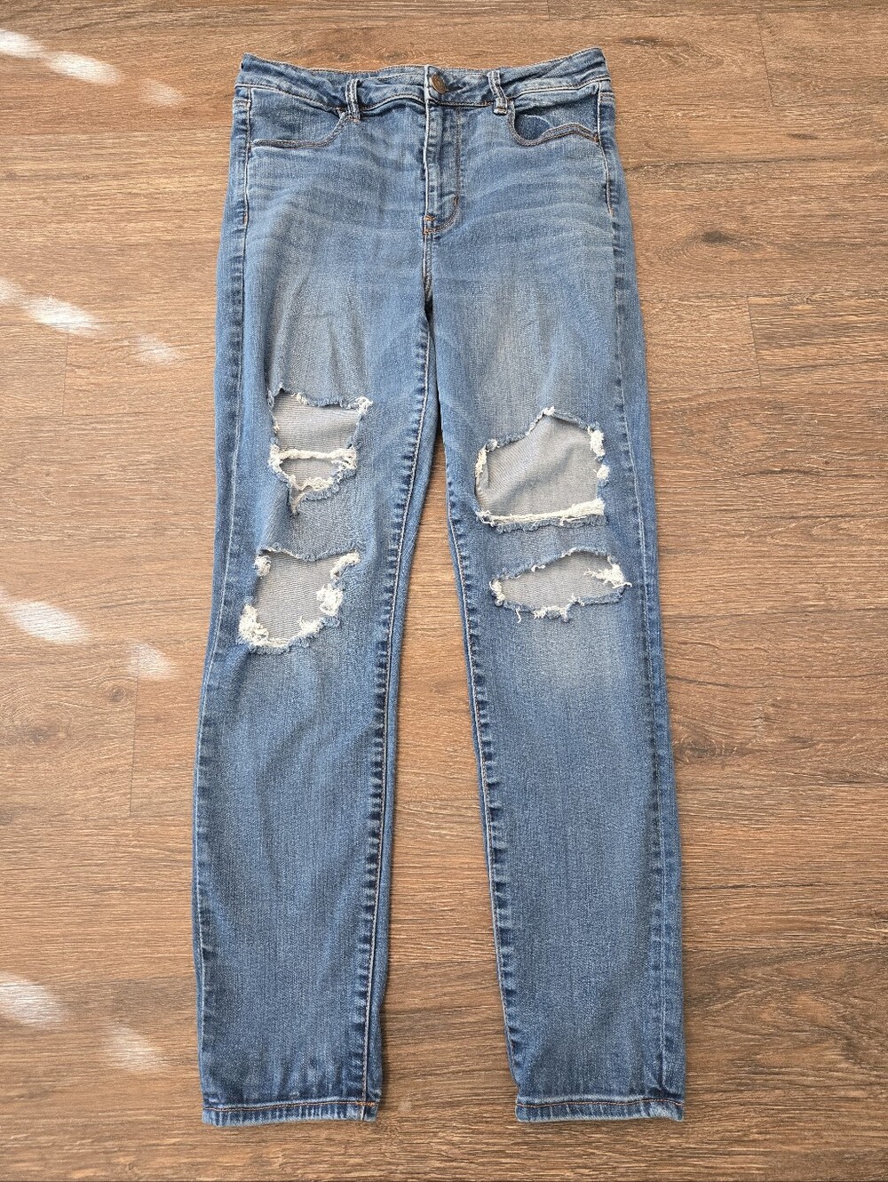 American Eagle Outfitters Distressed Light Blue Jeggings